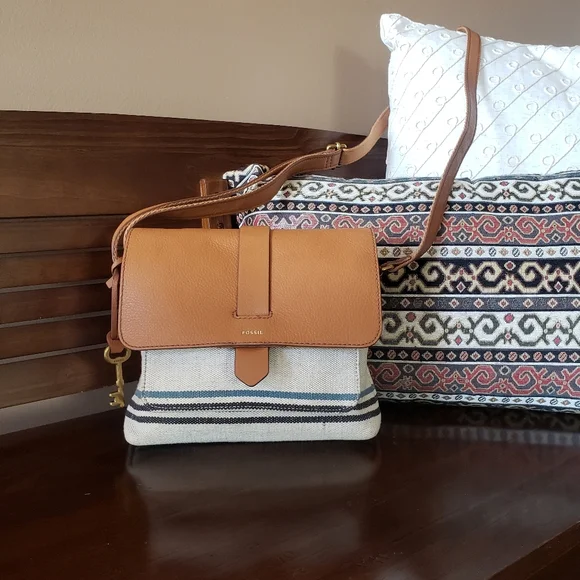 Fossil Canvas & Leather Crossbody Bag! EUC! - Picture 1 of 11